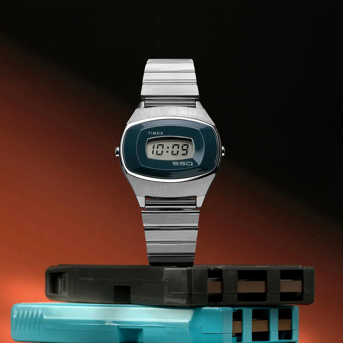 Q Timex 1975 SSQ Digital Reissue TW2Y06100 - Image 2