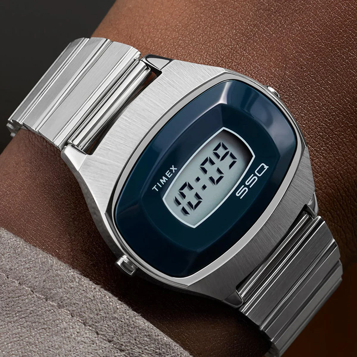Q Timex 1975 SSQ Digital Reissue TW2Y06100 - Image 3