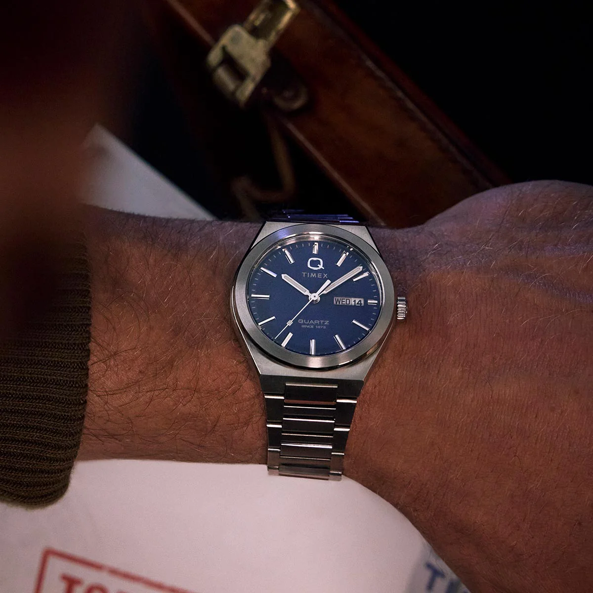 Q Timex Continental Classic TW2Y25100 - Image 3