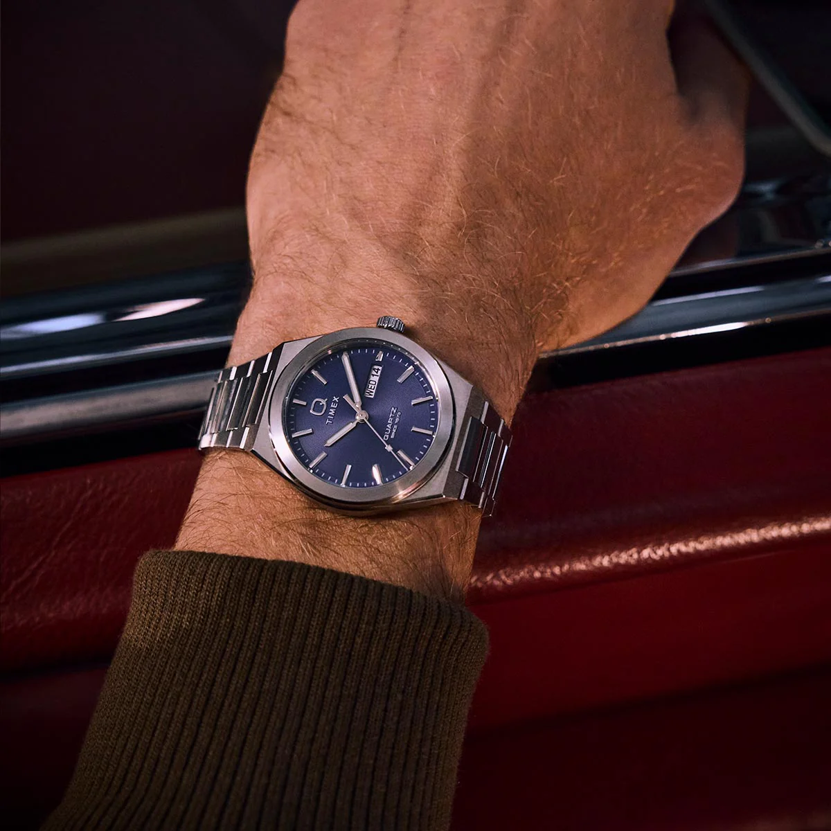 Q Timex Continental Classic TW2Y25100 - Image 4