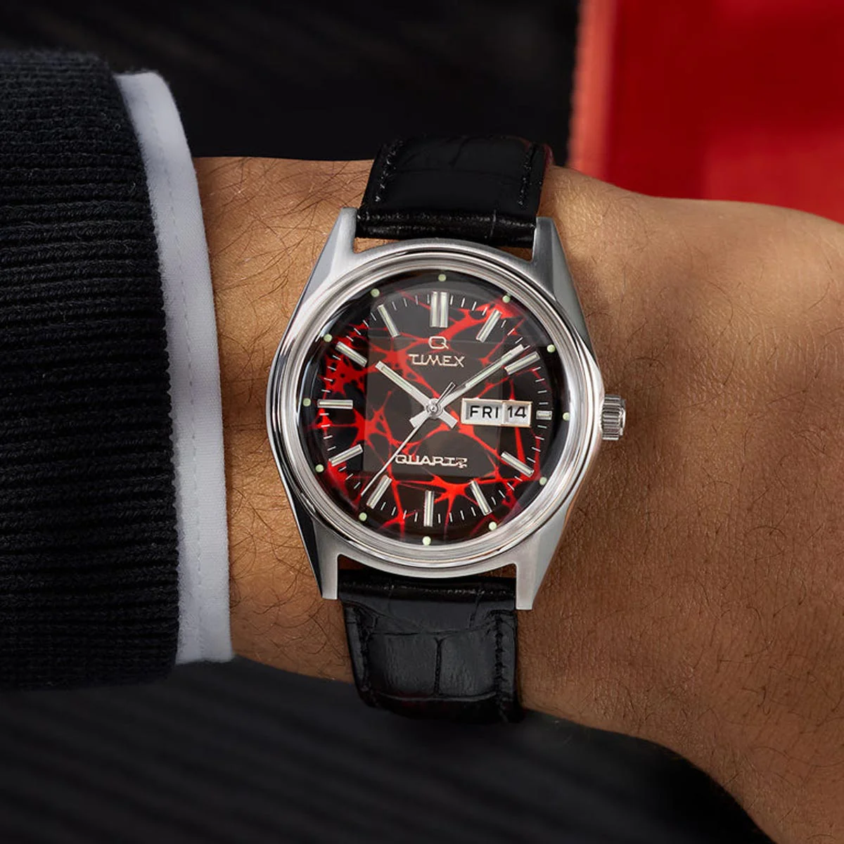 Q Timex Red Vega 1978 Reissue TW2Y55700 - Image 4