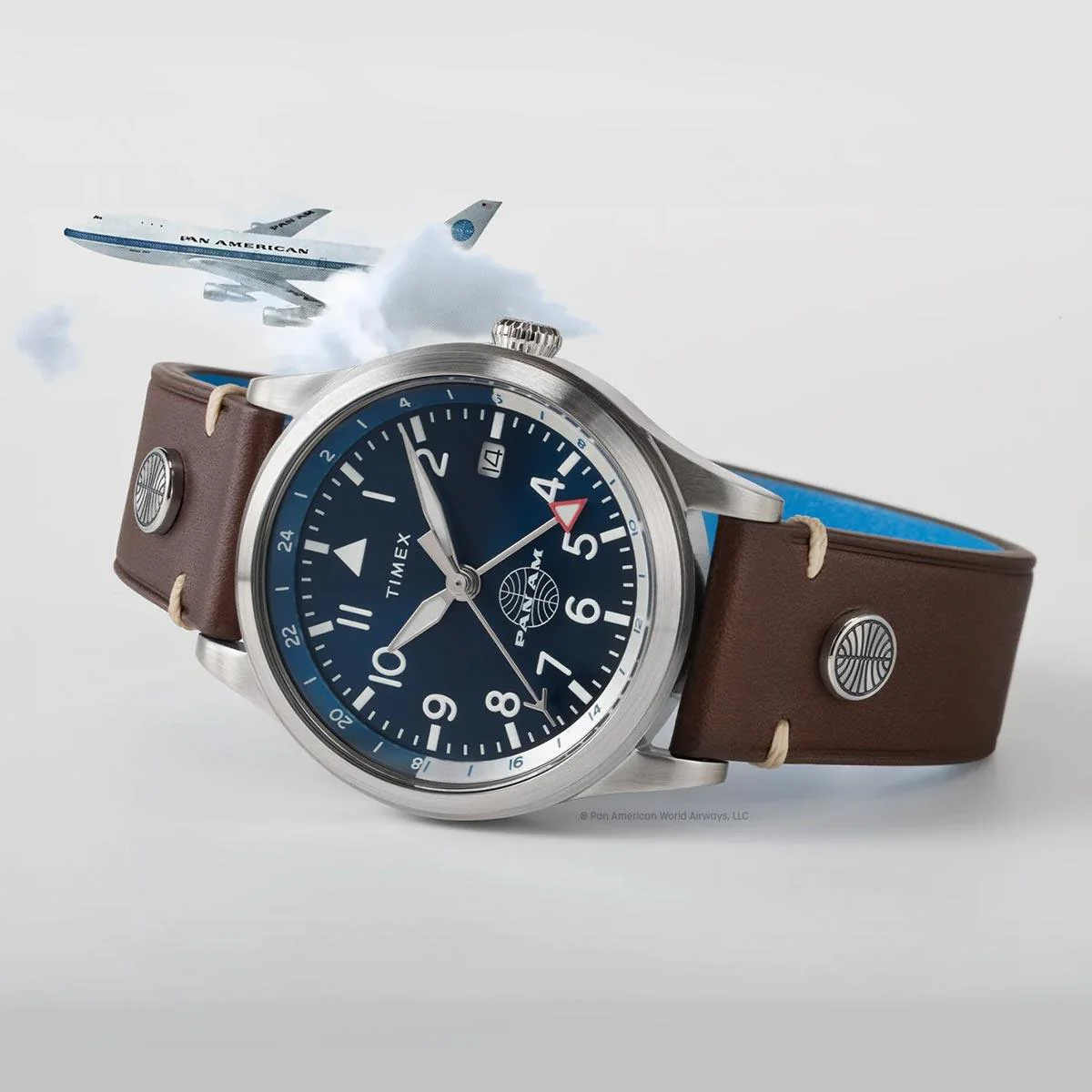 Timex Waterbury GMT x Pan Am TW2W97300 - Image 2