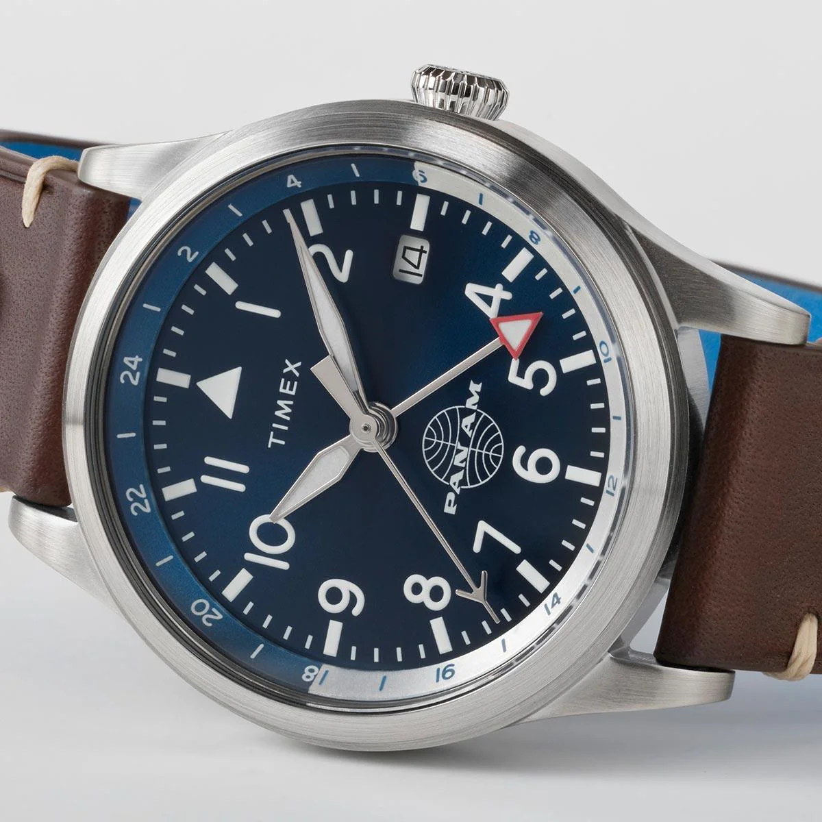 Timex Waterbury GMT x Pan Am TW2W97300 - Image 6