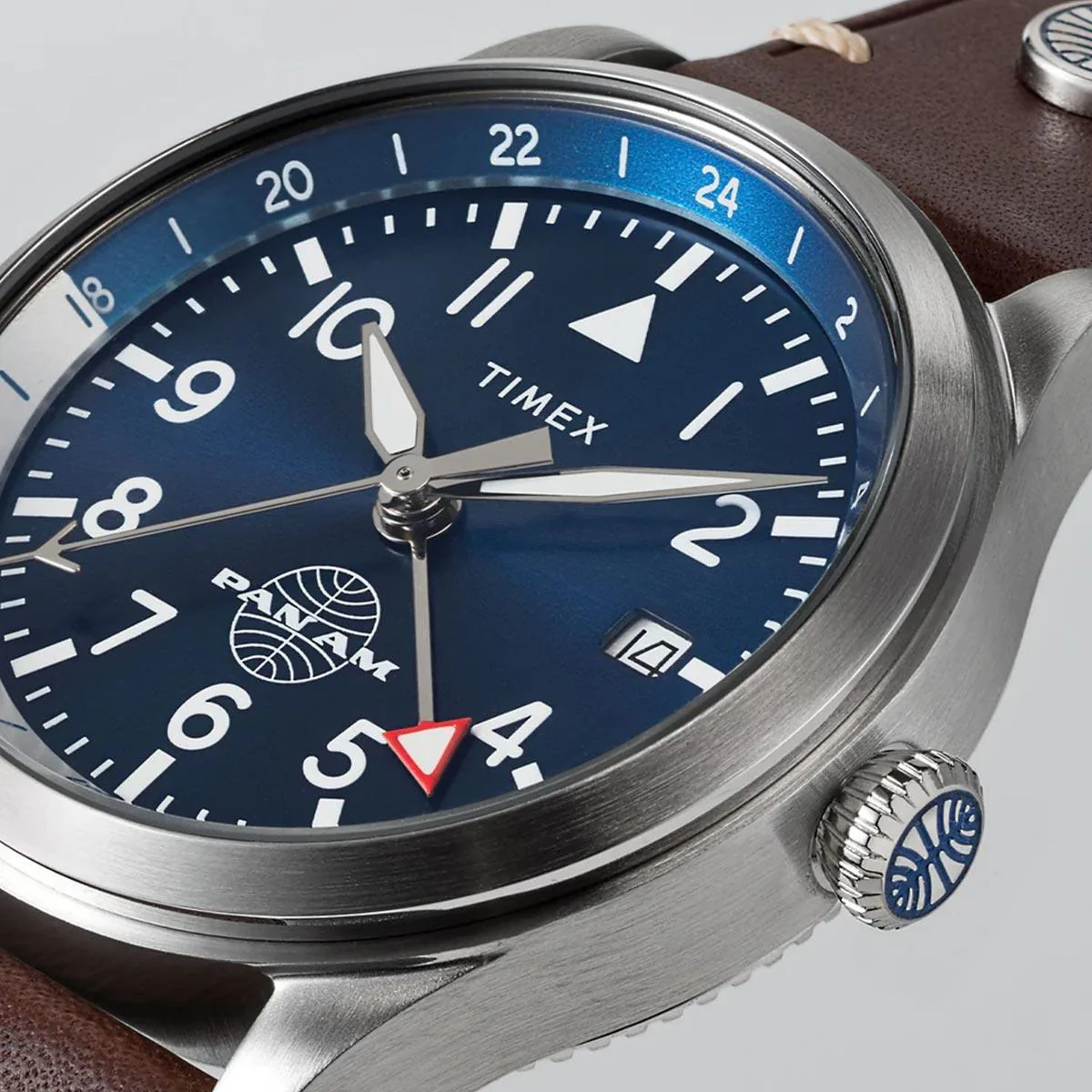 Timex Waterbury GMT x Pan Am TW2W97300 - Image 7